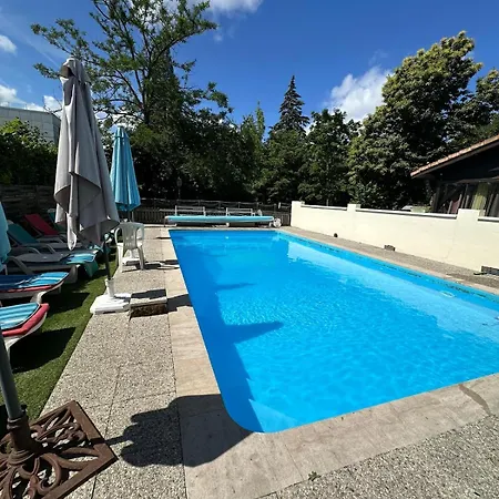 Oda ve Kahvaltı Aux Chataigniers Langon (Gironde)
