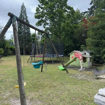 Aux Chataigniers Oda ve Kahvaltı *