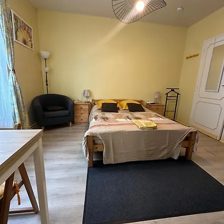 Oda ve Kahvaltı Aux Chataigniers Langon (Gironde)